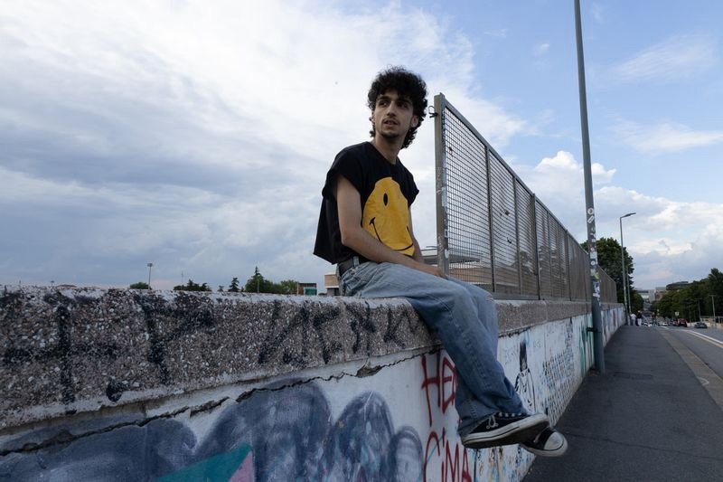 Musica: Spina debutta con “Il mio posto migliore”, ritratto della Gen Z