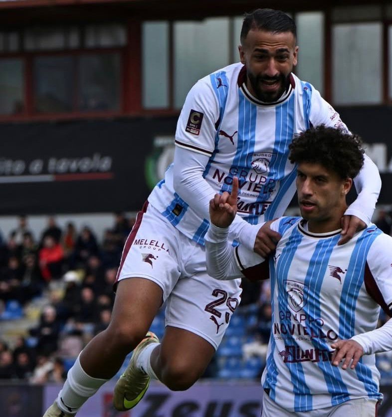La Salernitana espugna Crotone: tre punti pesanti nella corsa playoff