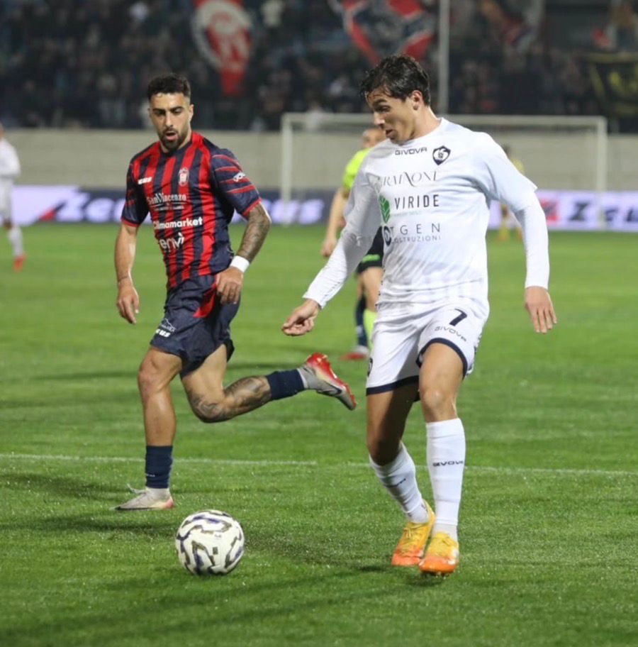 Crotone batte Cavese allo Scida: Gomez decisivo, rossoblù in corsa playoff