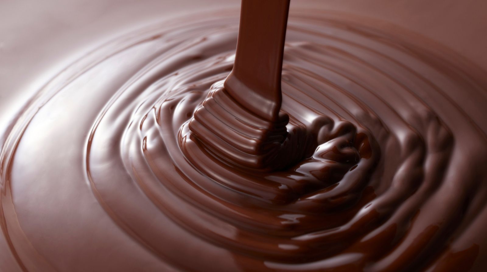 Pasqua più cara: uova di cioccolato fino al +10%, colombe +3%