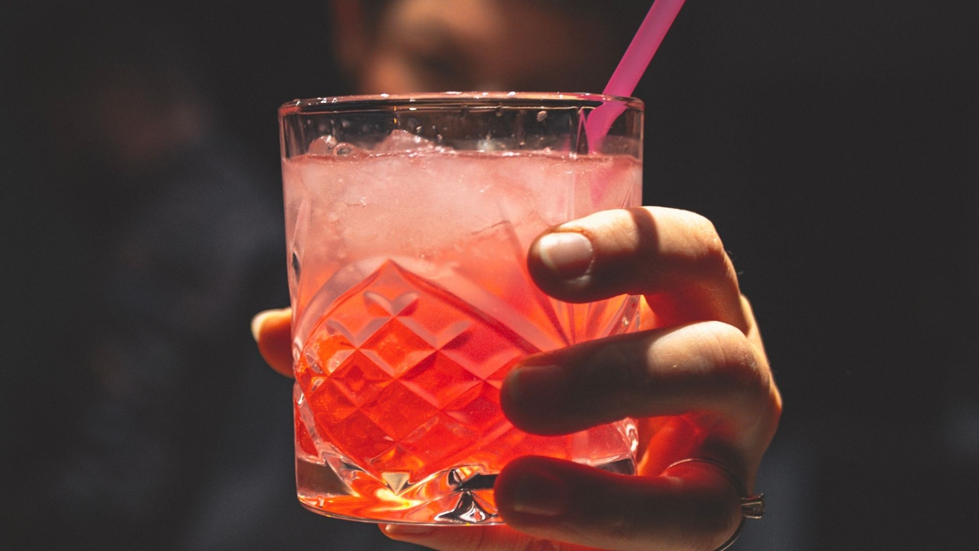 Cocktail al mattino prima delle lezioni: la nuova abitudine tra gli universitari