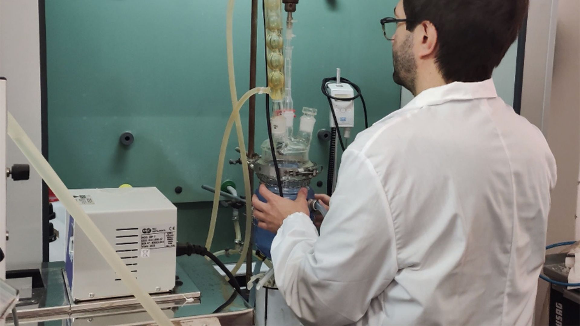 Dall’olio di frittura componenti per auto: l’alternativa a materiali di origine fossile