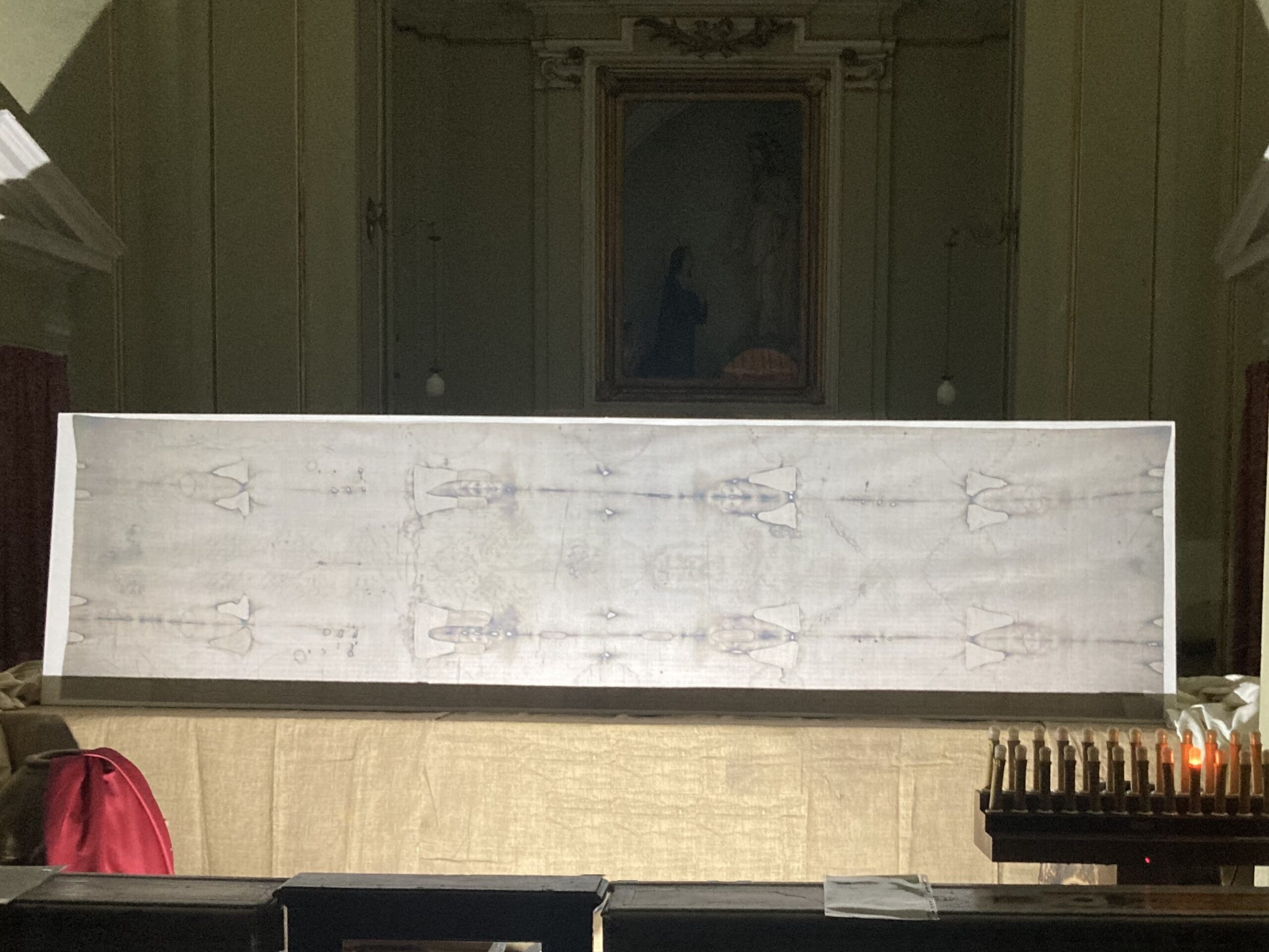 Eboli, nella Chiesa di Santa Maria della Pietà esposta riproduzione della Sacra Sindone