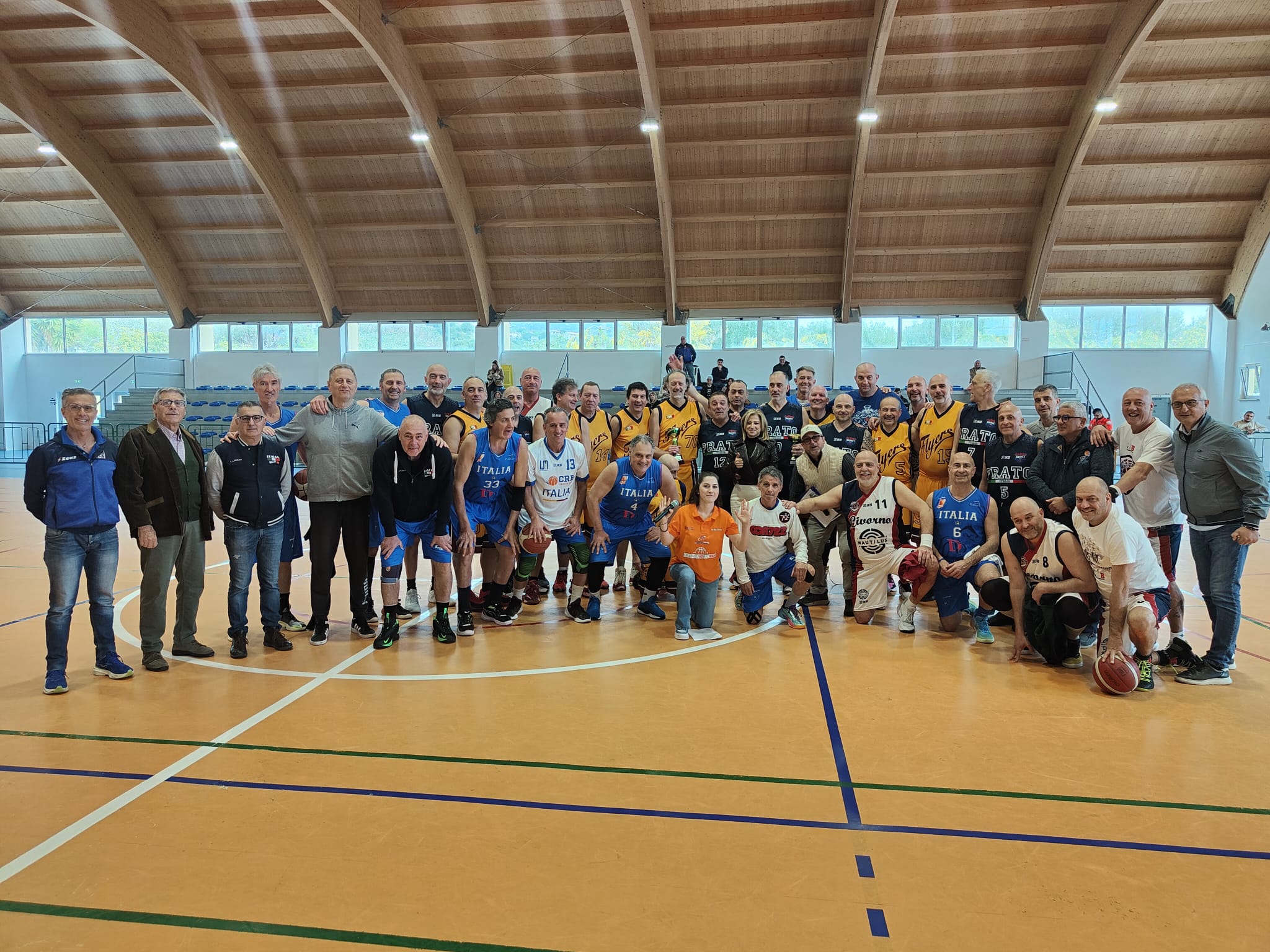 Camerota, successo per il 1° torneo quadrangolare maxi basket Italia