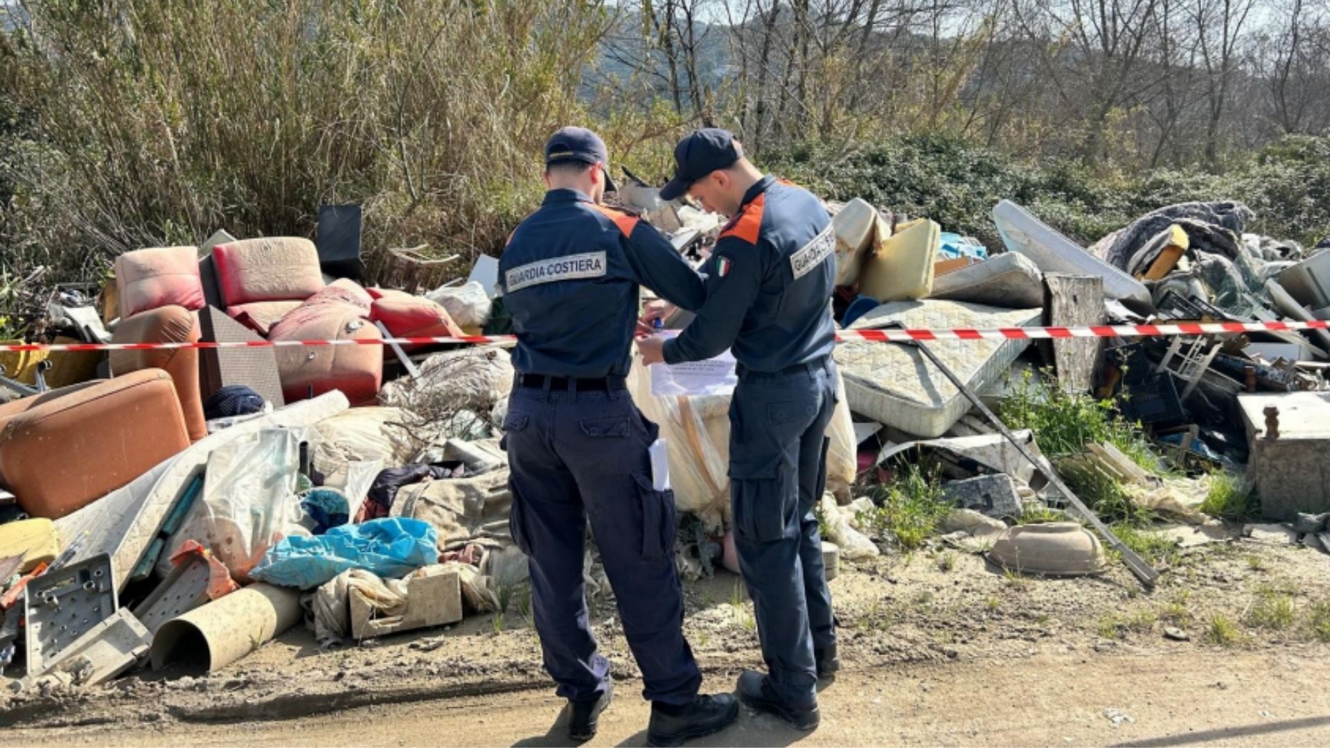 Palinuro: sequestrata area trasformata in discarica abusiva