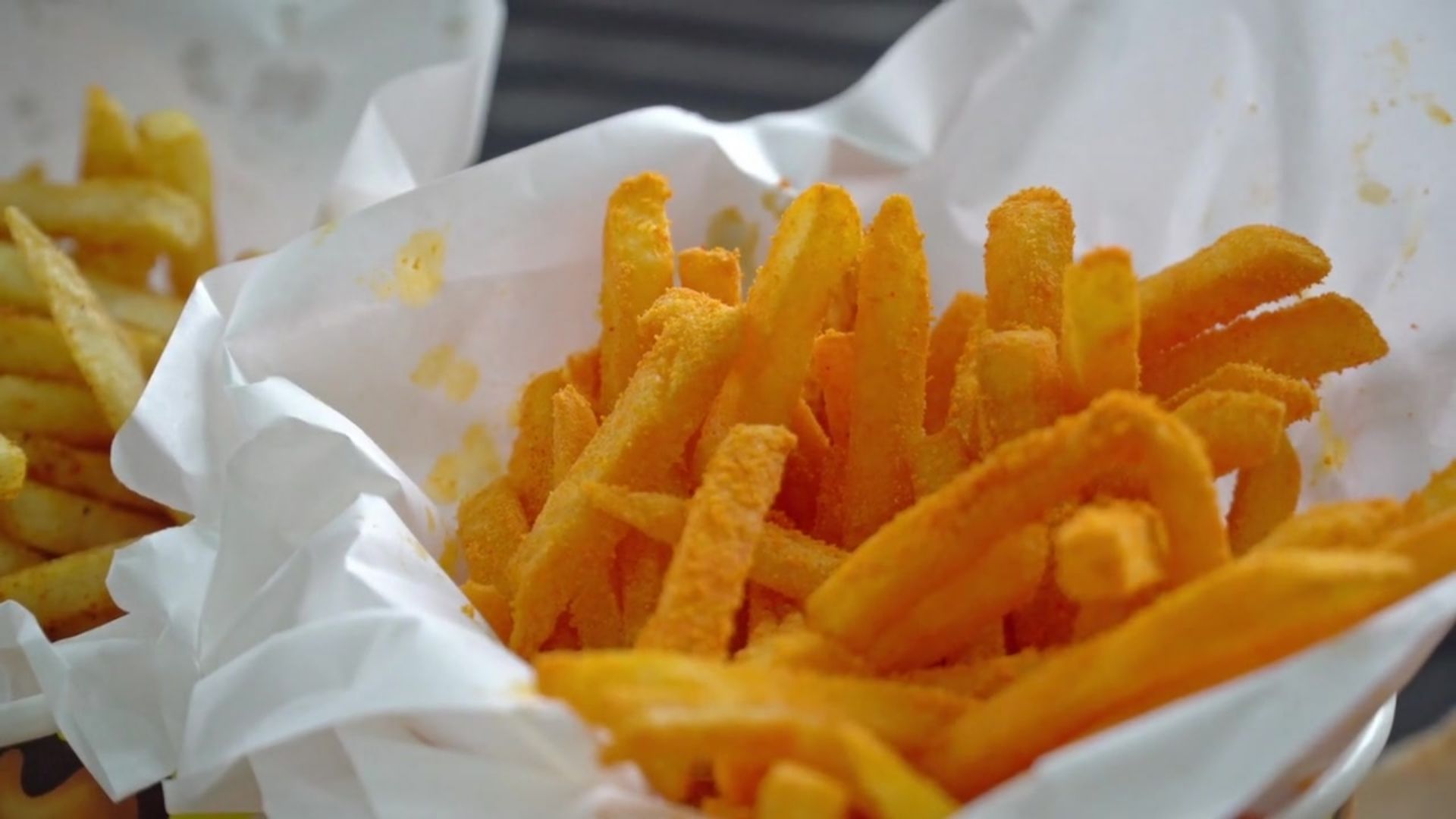 Perché troviamo sempre spazio per gli snack? La risposta nella chimica del cervello