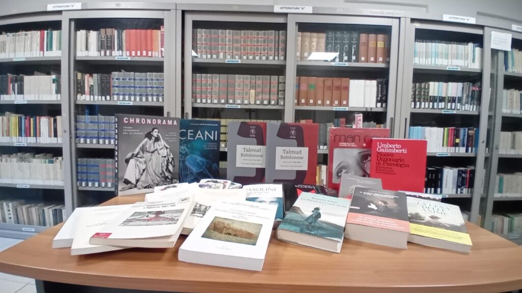 Polla investe nella cultura: 920 nuovi libri per la biblioteca “Prof. Vincenzo Curcio”