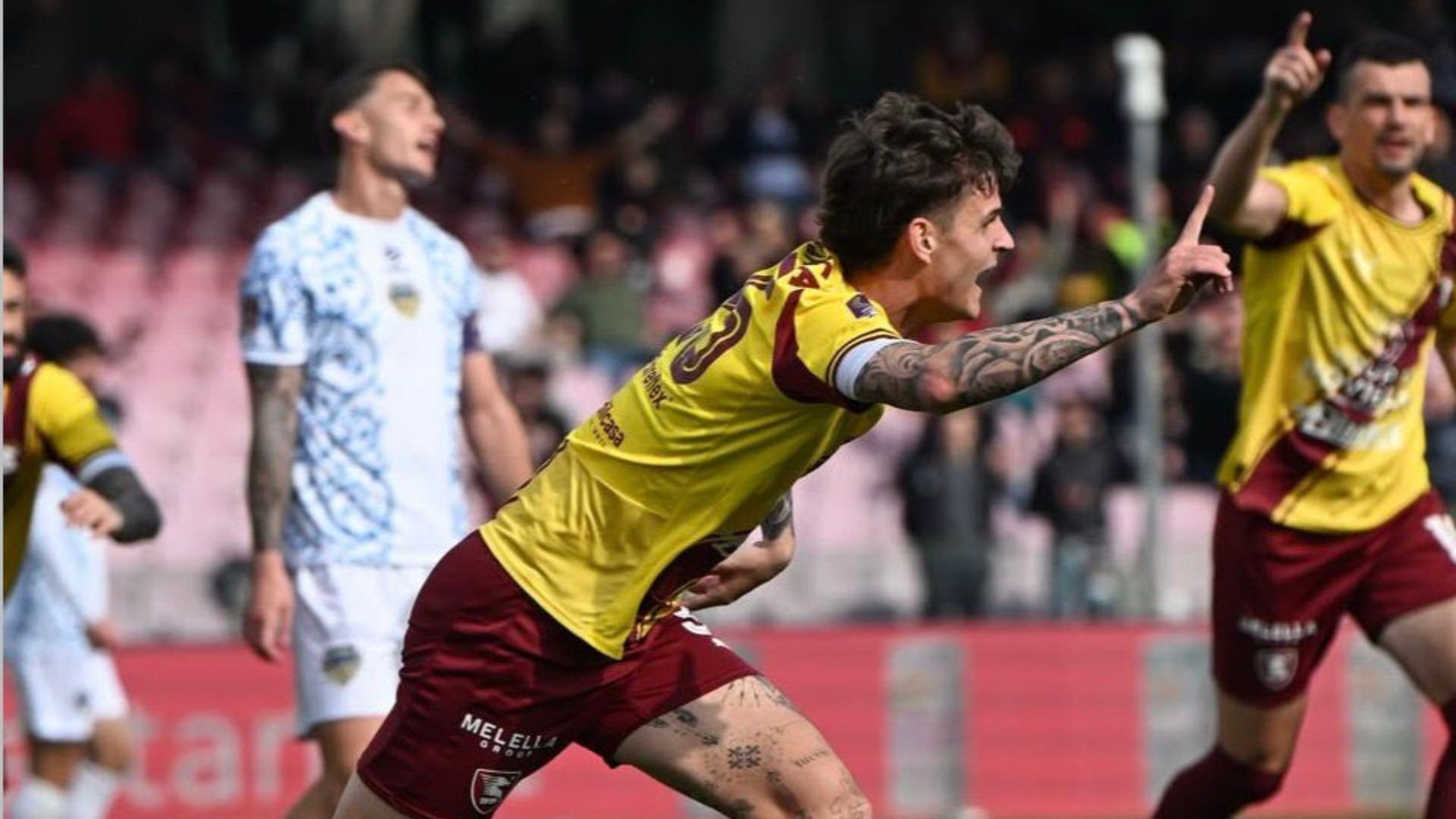 Salernitana, sfida playoff allo Scida: contro il Crotone per difendere il quarto posto