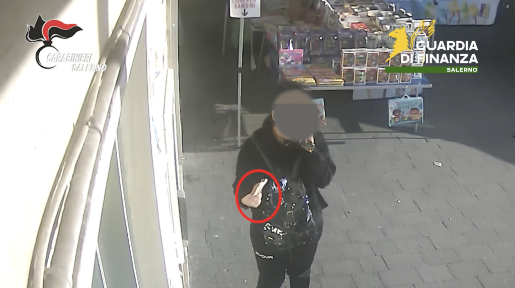 Frodi informatiche e riciclaggio, sequestri in diverse province: indagate 68 persone