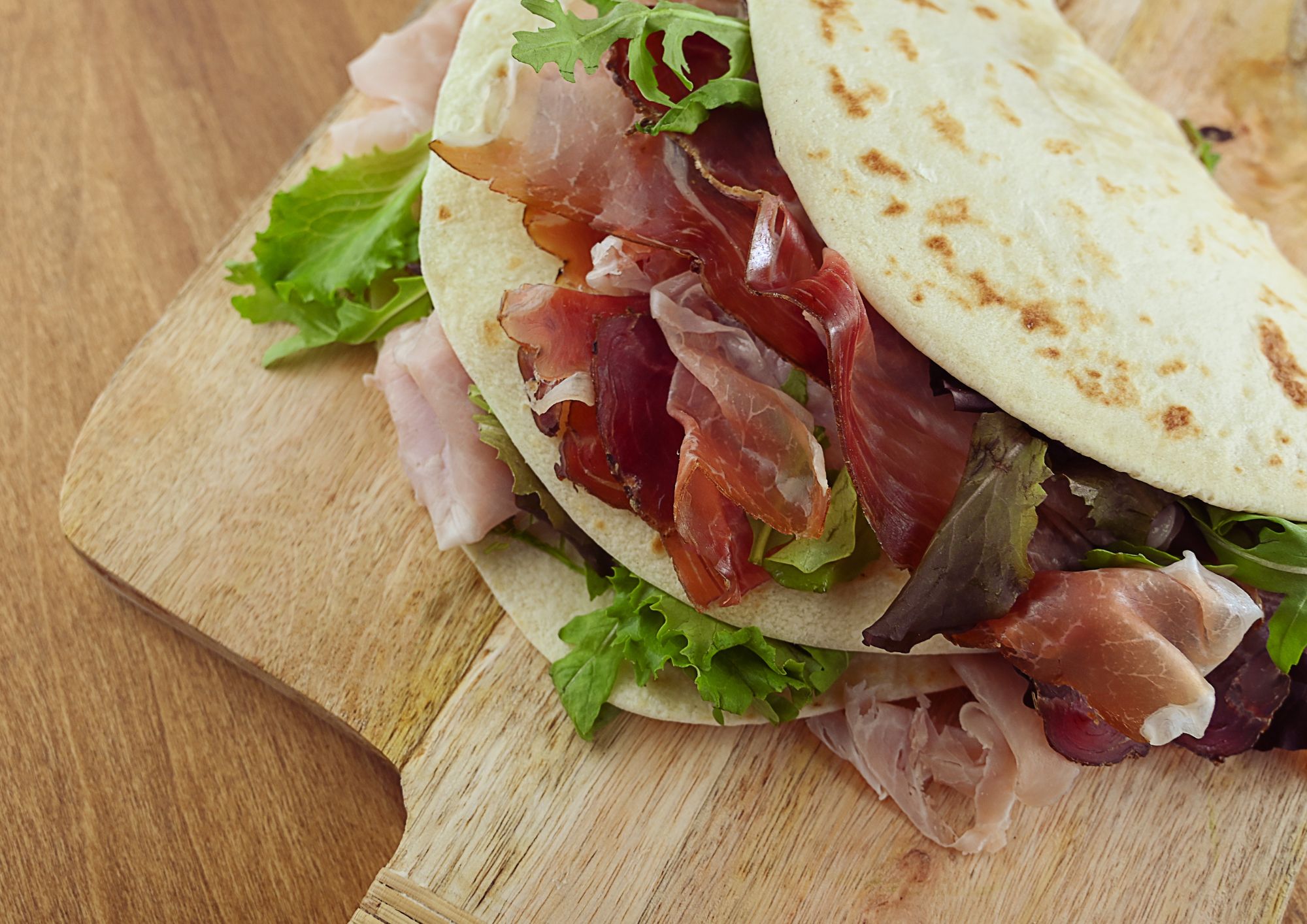 Cena veloce e gustosa: 5 idee per condire la piadina