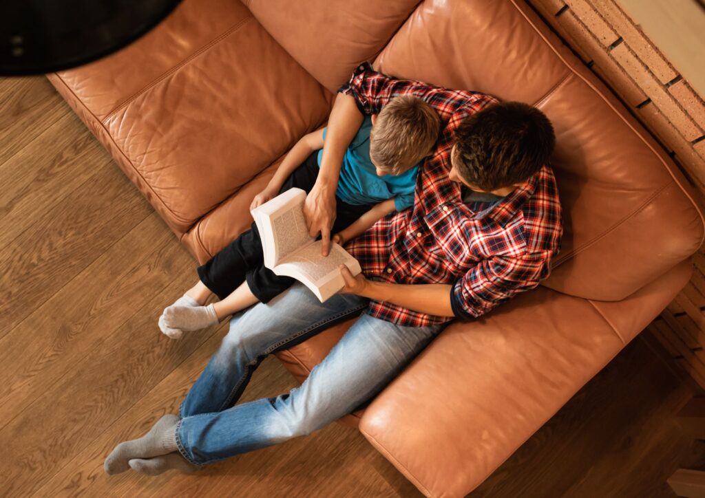 Padri emblematici della narrativa mondiale: da Geppetto ad Atticus Finch, storie di paternità tra affetto e complessità