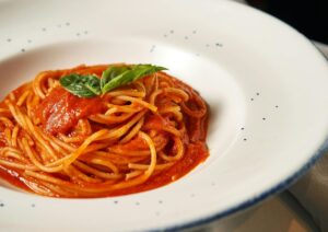 San Marzano, spaghetti al pomodoro: il piatto simbolo che conquista con un tocco segreto