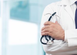 Medici sospesi in una clinica privata, Nursind Salerno: «Allibiti ma non sorpresi»