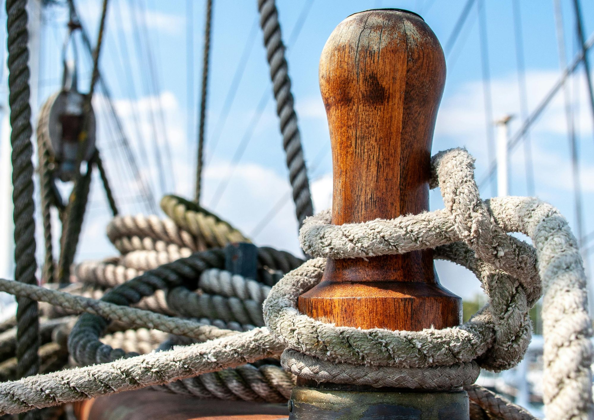 Mare: nodi della marineria, tecniche e tradizione ancora essenziali per la sicurezza