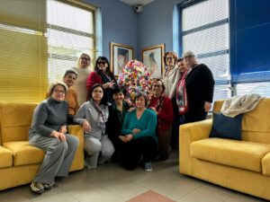 Il cuore di Eboli dentro 2.500 fiori: consegnato all’Hospice l’uovo della comunità