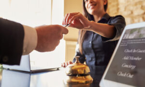 Turismo: le professioni più richieste nel 2026 tra accoglienza, digitale e sostenibilità