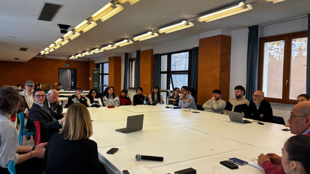 Archivio Atena a Napoli per delineare la Cooperativa di comunità