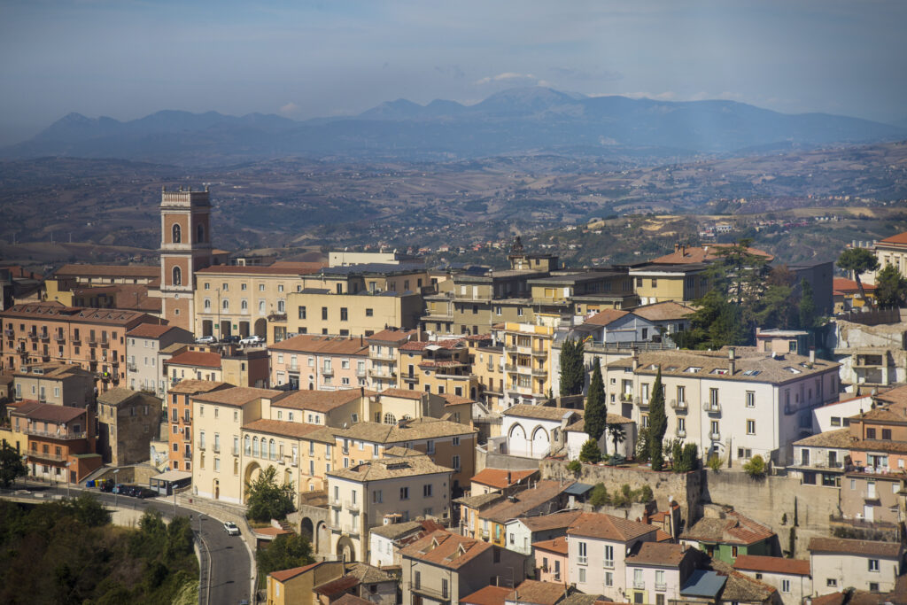 Ariano Irpino, la “città del Tricolle” tra storia millenaria e paesaggi d’Irpinia