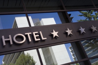 Rofrano, complesso alberghiero all’asta: problemi di proprietà rischiano svendita a prezzo irrisorio