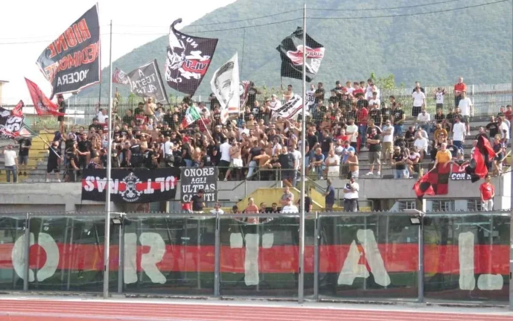Scontri ultras Nocerina: assolti 16 tifosi accusati di rissa