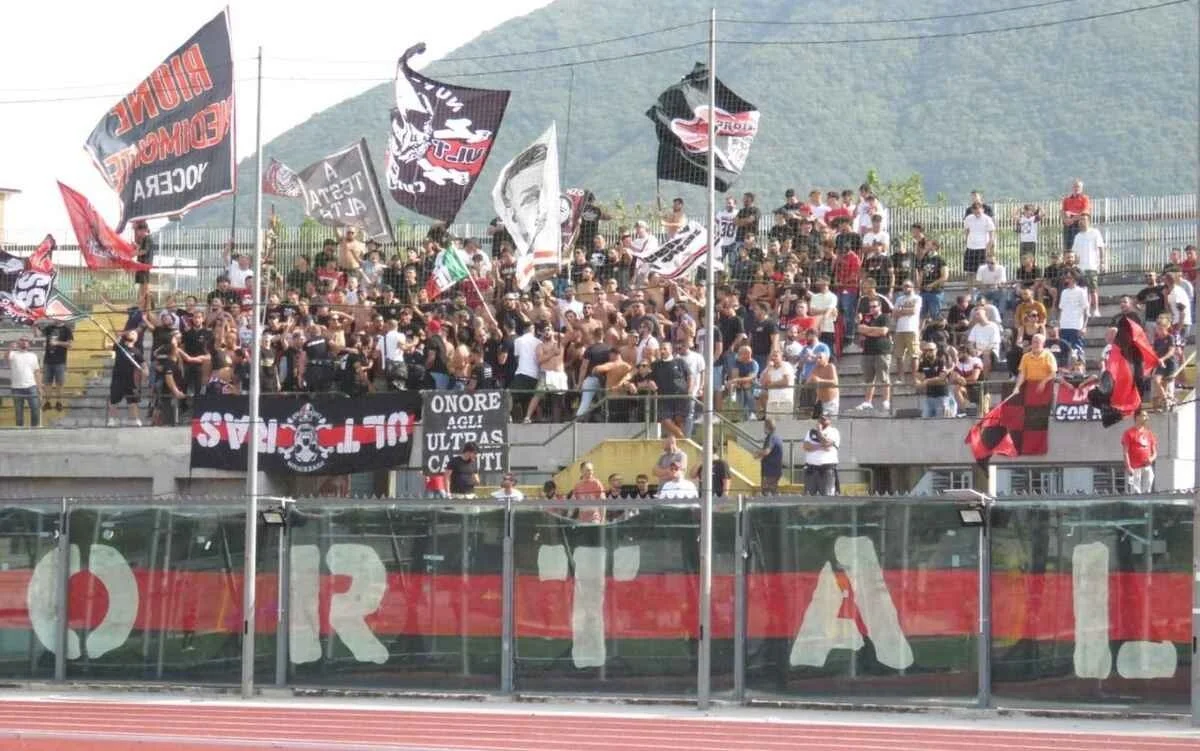 Scontri ultras Nocerina: assolti 16 tifosi accusati di rissa