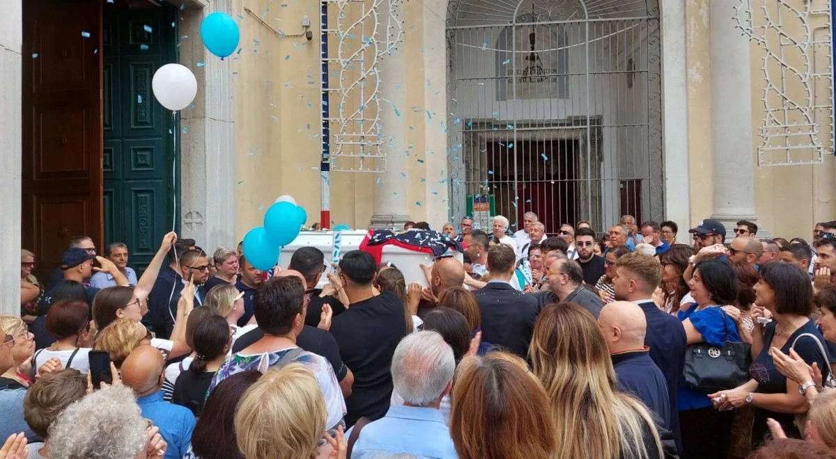 L’ultimo saluto ad Antonio Capaldo, 17enne vittima di un incidente