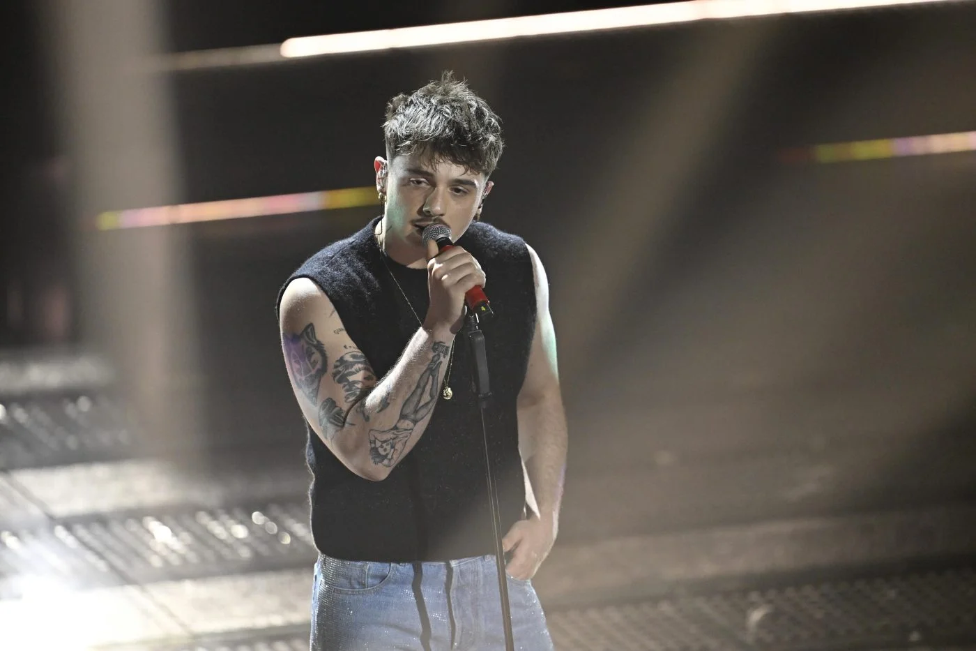 Olly conquista Eboli: Palasele esaurito e uno show tra fragilità e forza