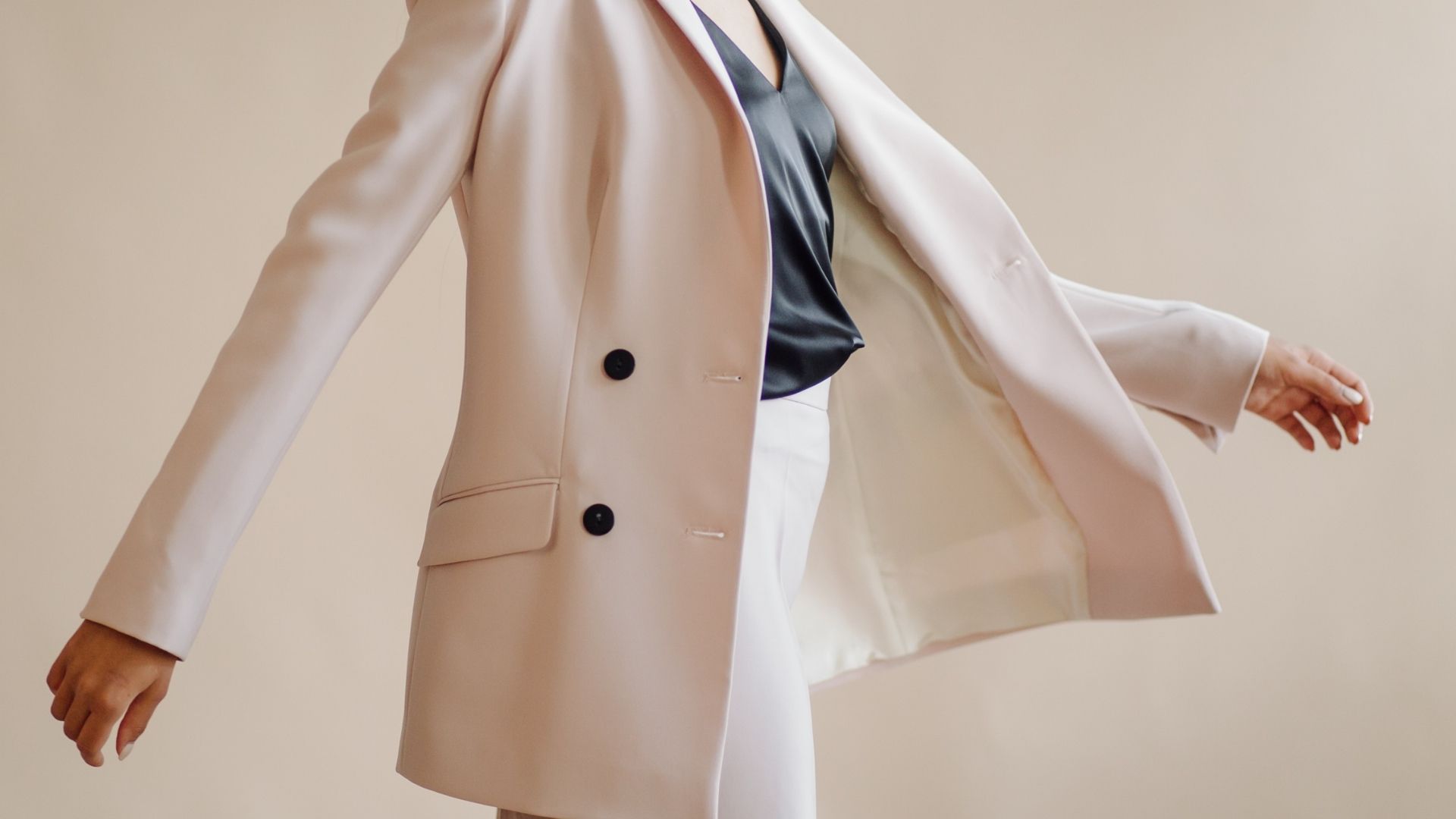 Moda over 50: come vestirsi bene con stile, eleganza e personalità