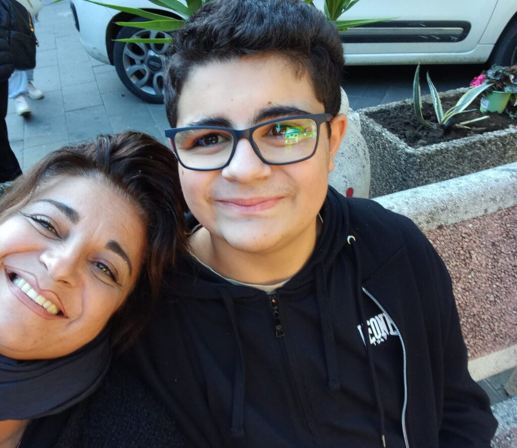 Nicolò costretto a cambiare scuola per sopravvivere: «Ora usano quel dolore contro di lui. Cerchiamo giustizia»