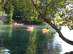 Campania, il risveglio della primavera tra parchi naturali e paesaggi incontaminati