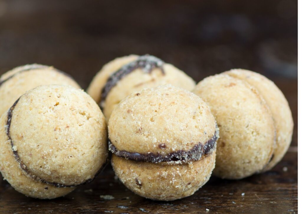 Baci di dama: il dolce piemontese che unisce gusto e tradizione