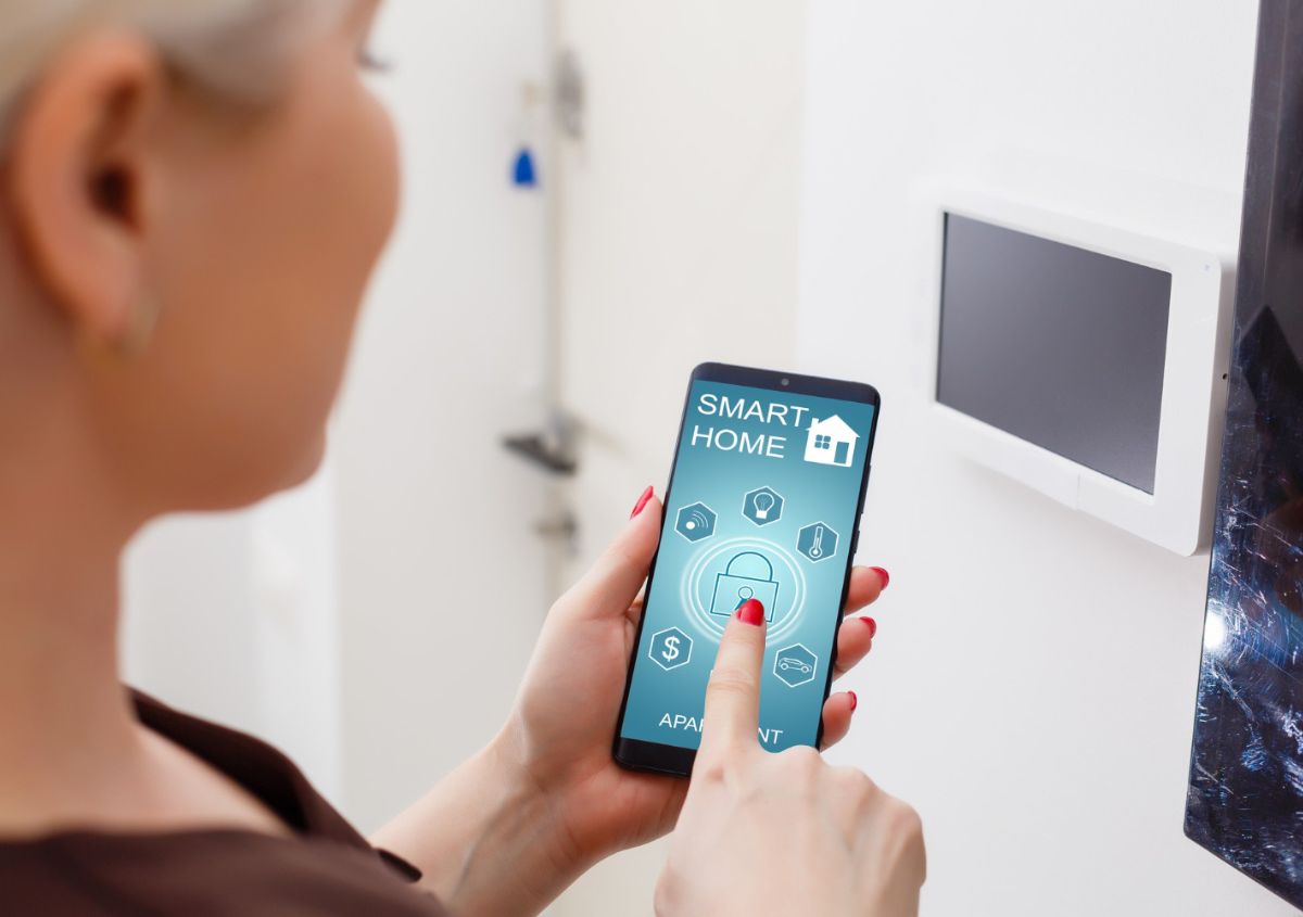 Sicurezza domestica, cresce l’uso di tecnologie smart: dalle telecamere agli allarmi integrati