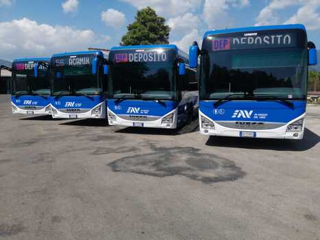 Trasporti, la Giunta Fico rilancia EAV: «Servizio veloce, affidabile ed economico»