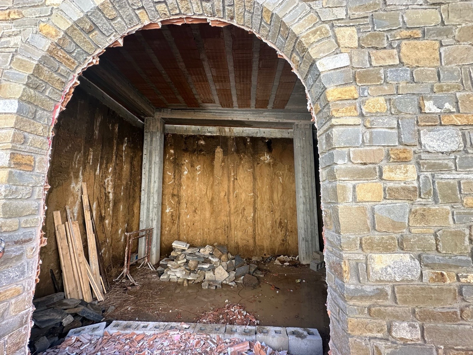 Castellabate, partono i lavori in via Landi: bagni pubblici, negozi e spazi sociali nel centro di Santa Maria