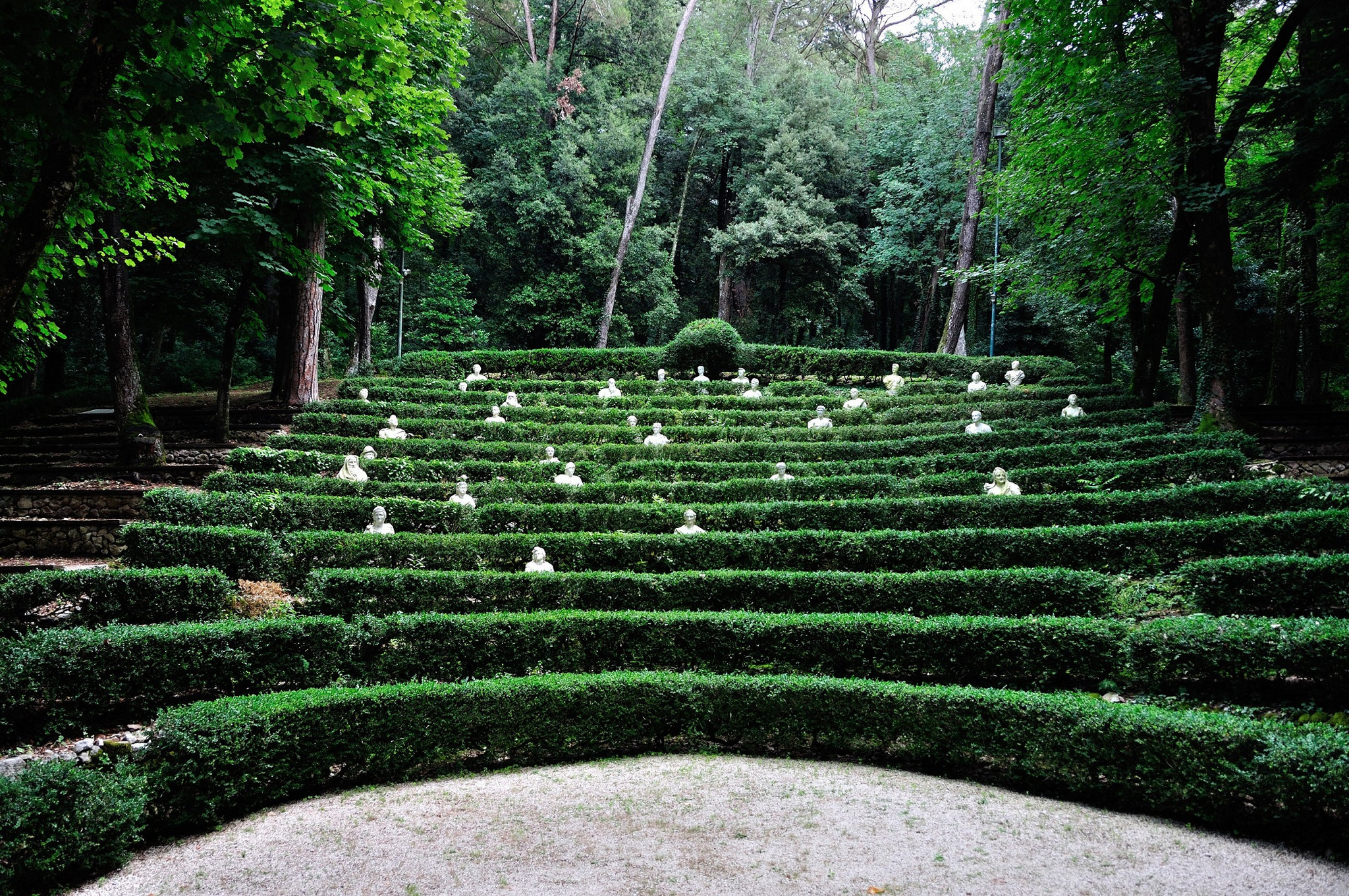 Aprile tra storia e natura: le ville campane da visitare, da Napoli al cuore della Valle del Sele