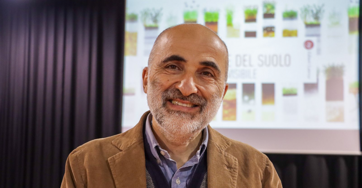 Dalla parte del suolo contro la cementificazione selvaggia: incontro a Salerno con il prof Paolo Pileri