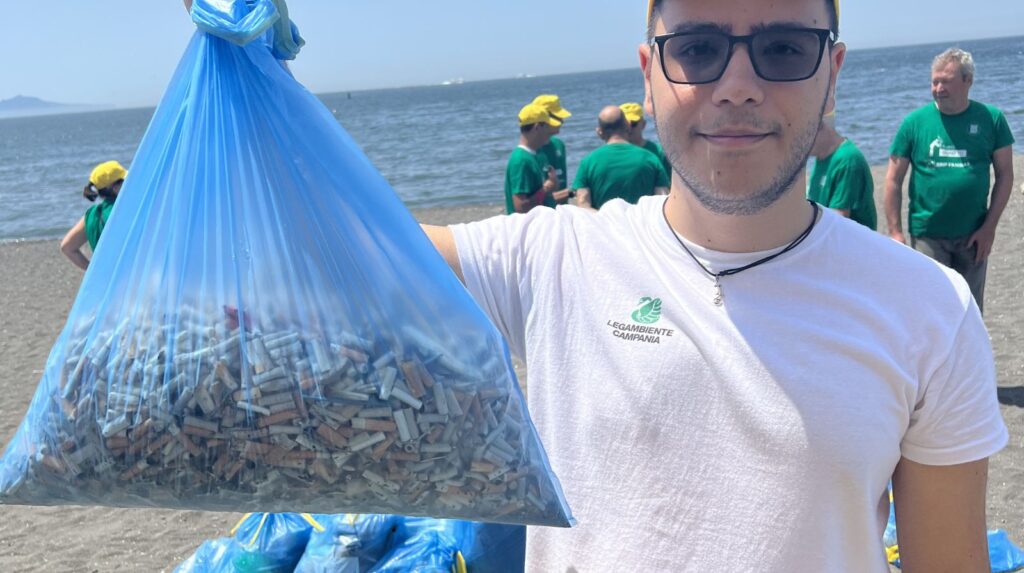 Legambiente: Sos mozziconi di sigaretta sulle spiagge campane