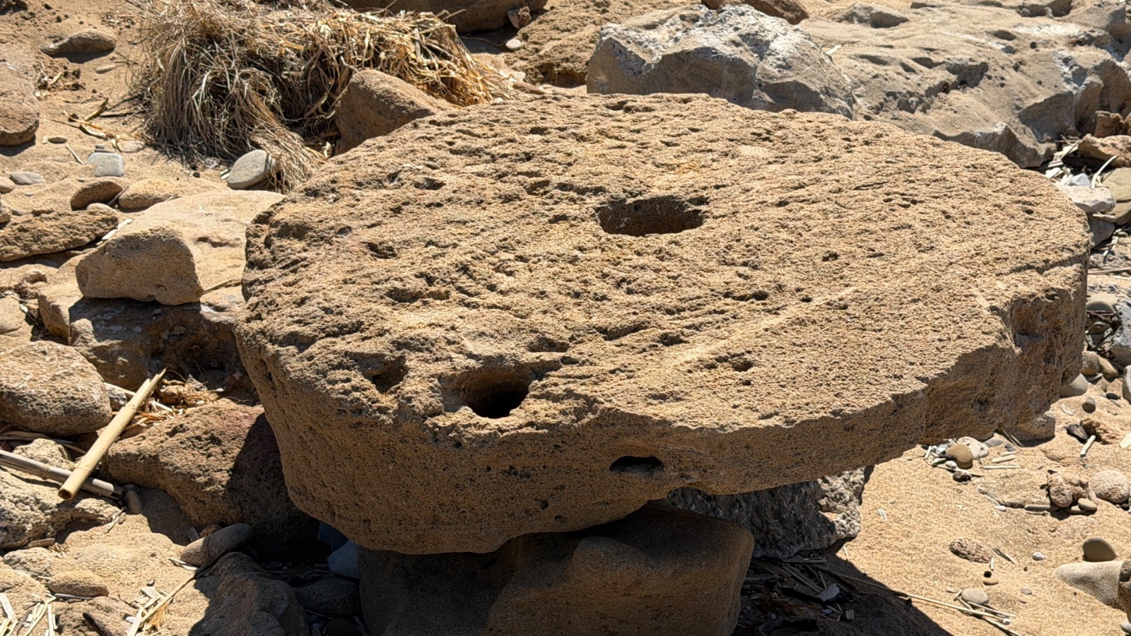 Nuovi “rocchi” riaffiorano lungo la costa cilentana
