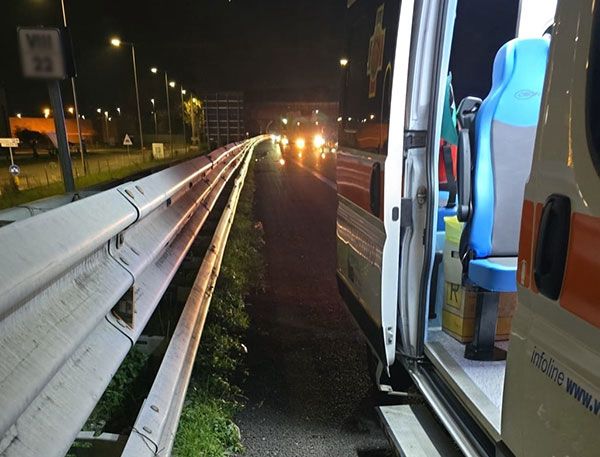 Tamponamento in autostrada a Montecorvino Pugliano: 58enne in prognosi riservata