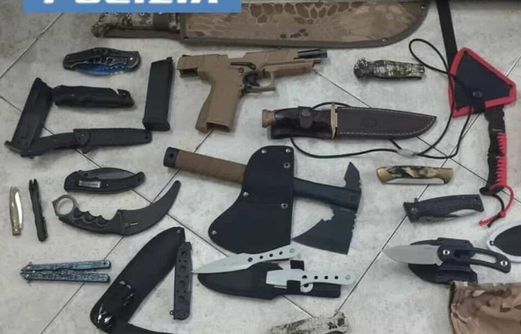 Apologia della Shoah e propaganda neonazista: arrestato 19enne, perquisizioni anche nel salernitano