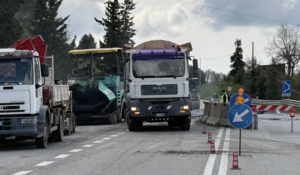 Cilentana, di nuovo chiusa: traffico stop per cedimento del piano viabile