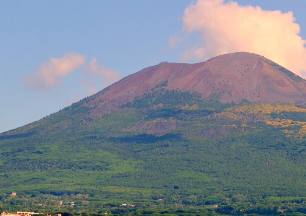 Trekking sul Vesuvio: un’esperienza tra natura e leggenda