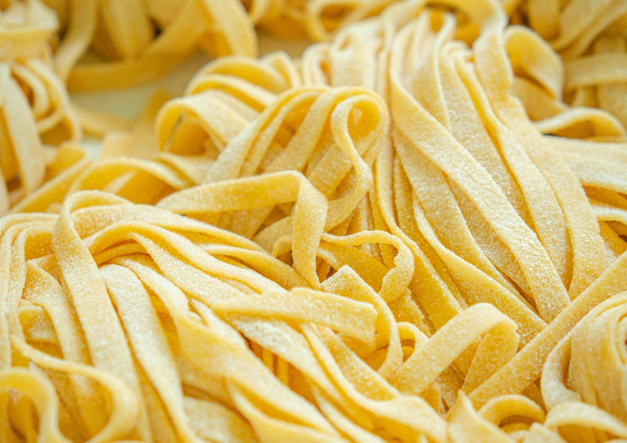 Tagliatelle all’uovo: 5 ricette golose per portare in tavola la pasta della tradizione