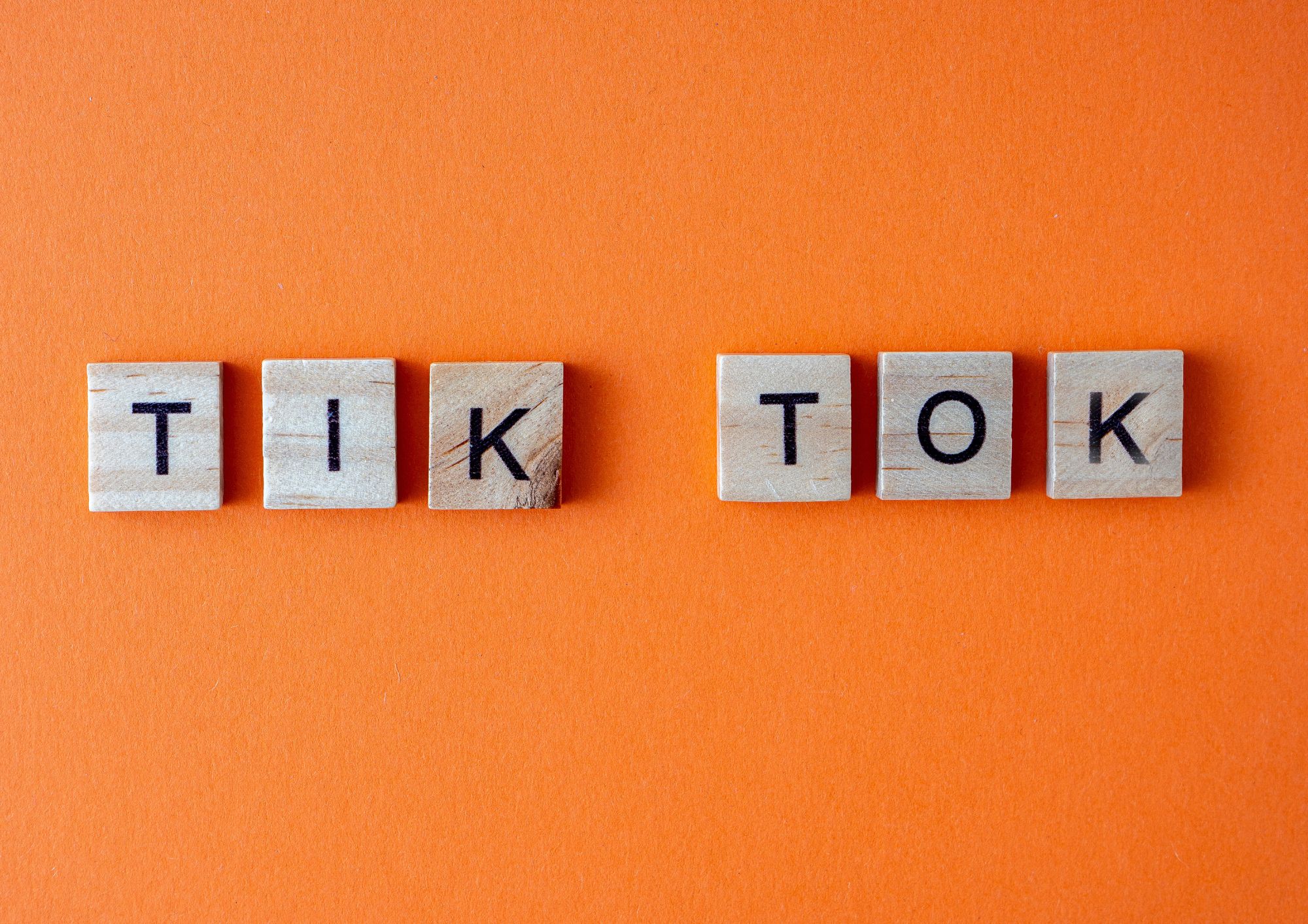 TikTok e cultura: come i social stanno cambiando la divulgazione storica e scientifica