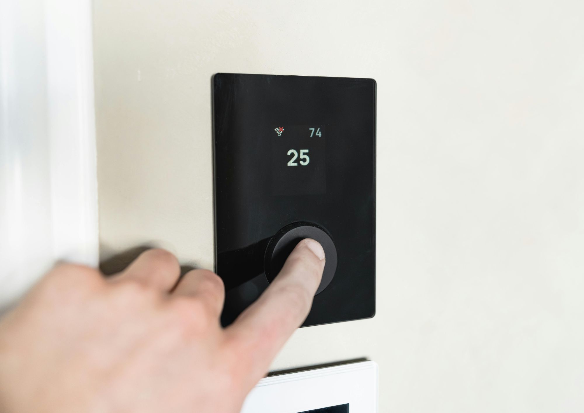 Smart home: cosa serve davvero in casa e cosa è solo marketing