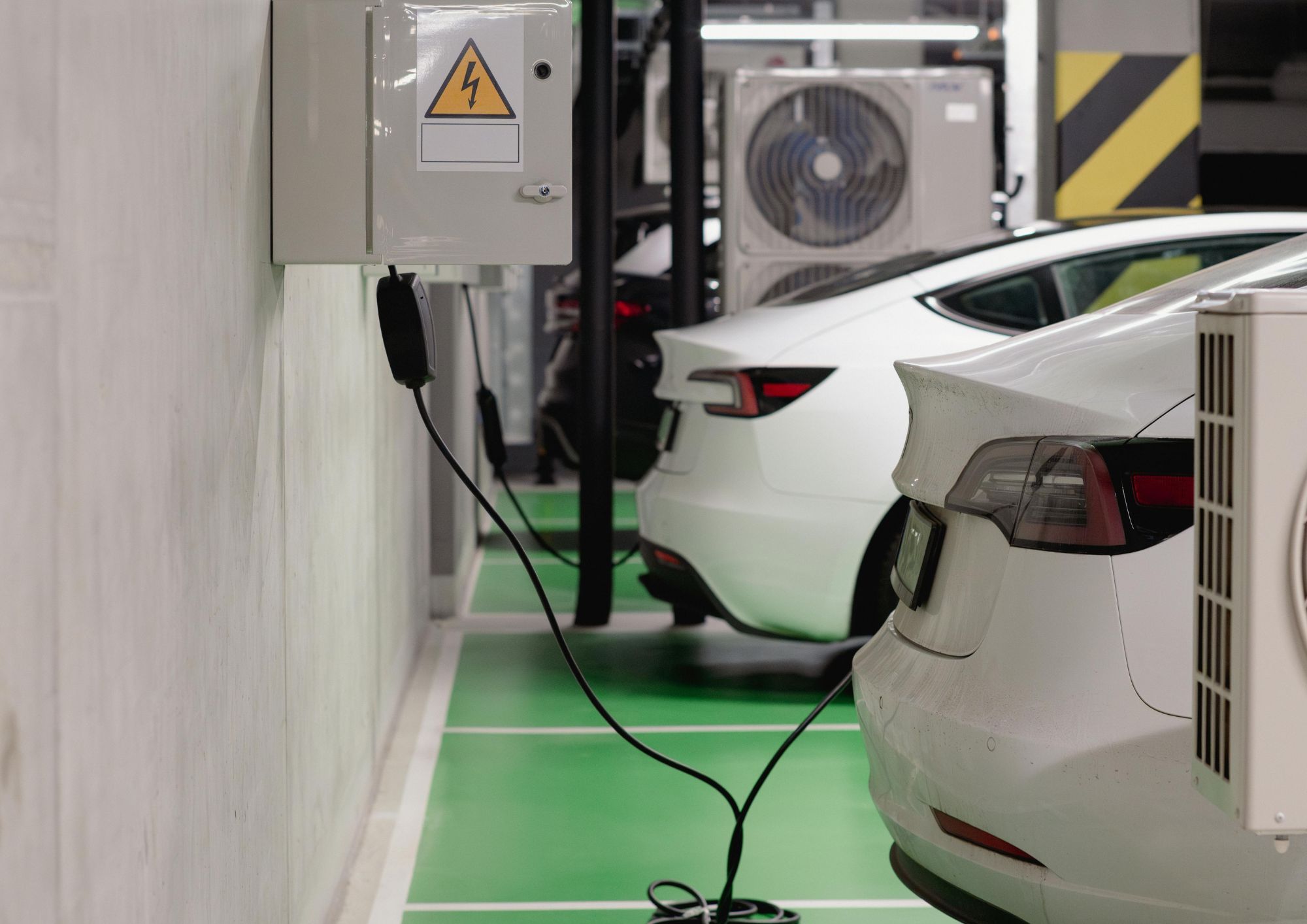 Auto elettriche, città verdi e nuove regole: come cambia la mobilità nella transizione ecologica