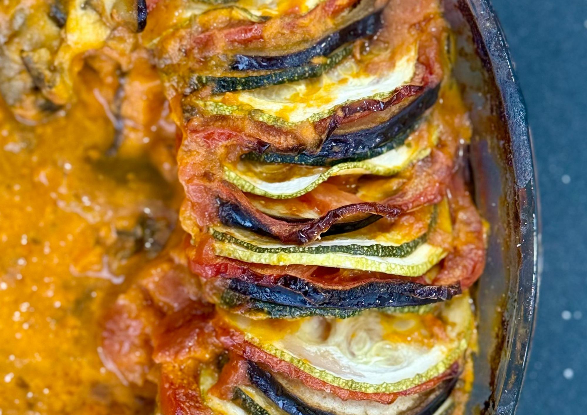 Ratatouille al forno: il contorno mediterraneo che conquista tra tradizione e nutrizione