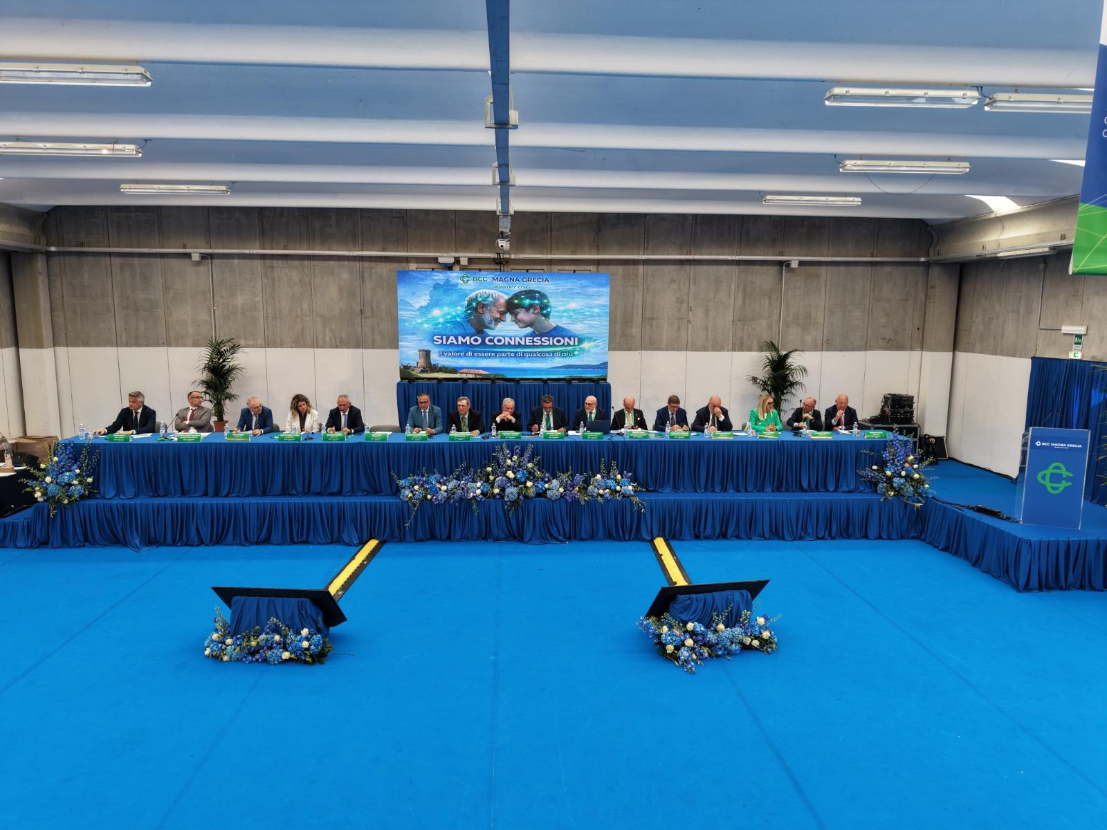 Bcc Magna Grecia, assemblea dei soci: conti solidi e rilancio sul territorio