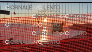 Montecorice, auto nel burrone dopo lo scontro: un ferito ancora in prognosi riservata