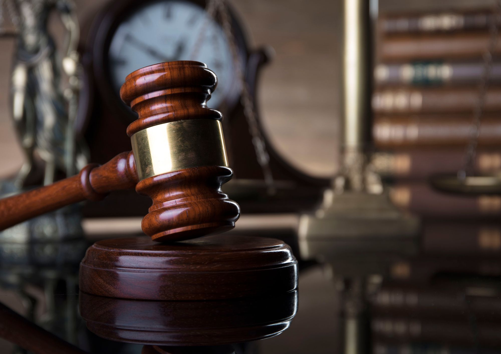 E’ un azzeccagarbugli che invece di fare i miei interessi mi ha causato solo danni